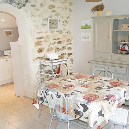 Holiday St Pere O-853